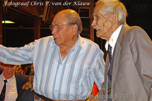 Chris Dessauvagie en Kees Wagemakers<br />2010-10-10 Vogelkop Kumpulan - Oosterhout