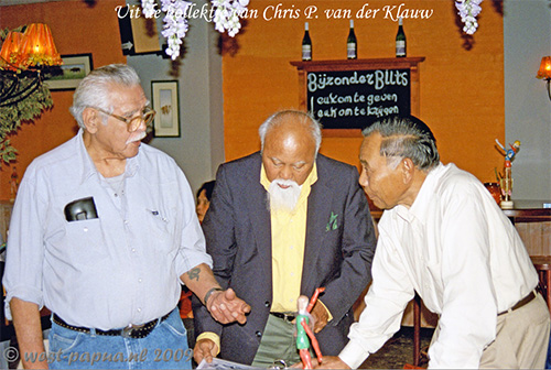 Paul Breneissen, Ben Sahetapy, Clement Esser <br />tijdens de Kroonduiven(DETA-)reünie 2009